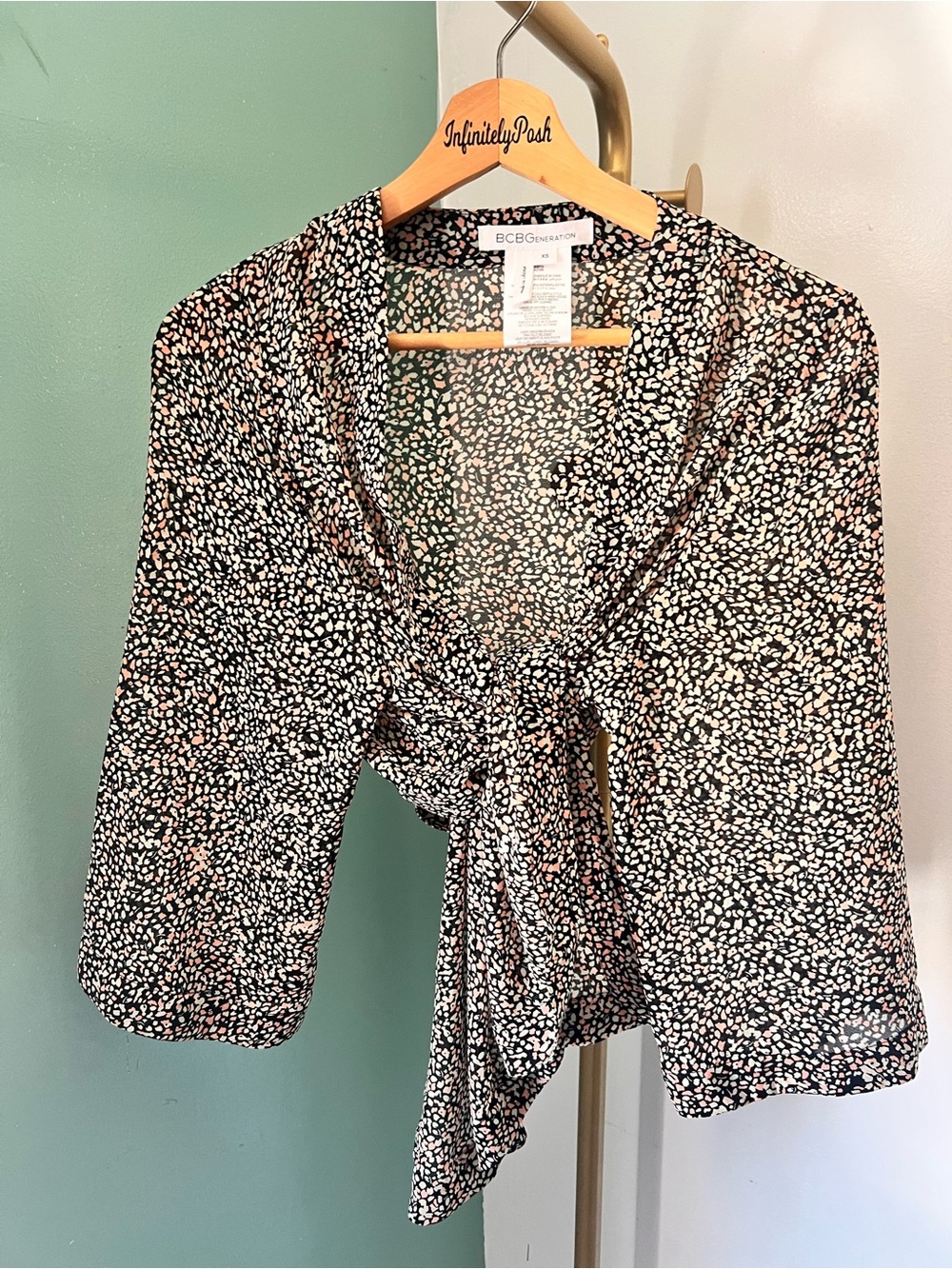 BCBGeneration Printed Blouse Open Tie Crop Kimono